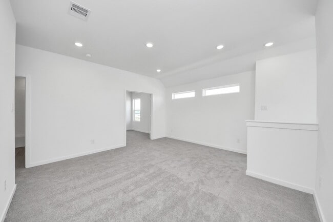 Building Photo - 27111 Blue Pool Dr