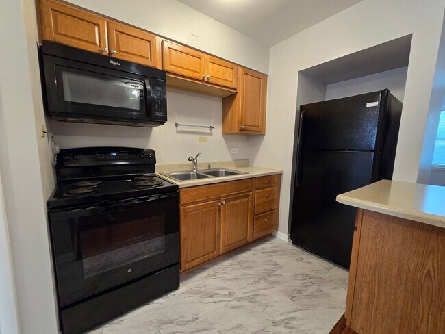 Building Photo - 1001 N Harlem Ave