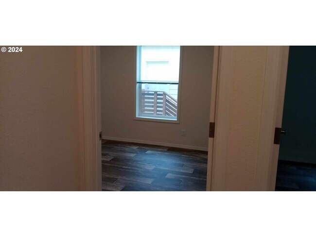 Building Photo - 348 N Falcon St