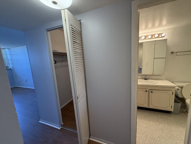Building Photo - 13155 Ixora Ct
