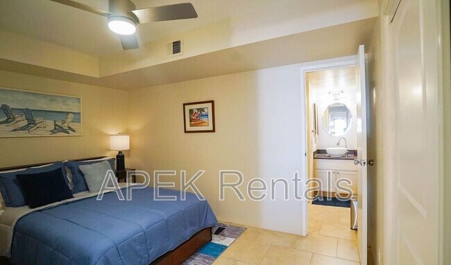 Building Photo - 5301 E Waverly Dr