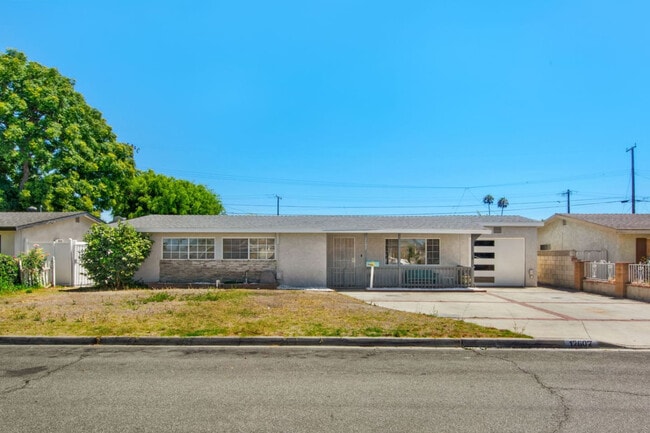 Building Photo - 12602 Citruswood Ave