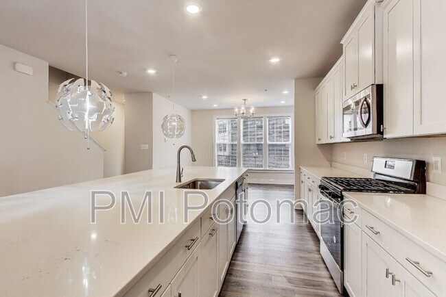 Building Photo - 2547 Auden Dr