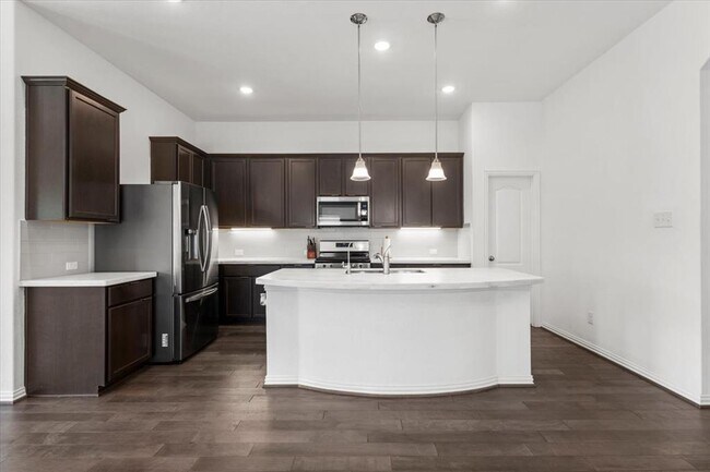 Building Photo - 404 Red Matador Ln