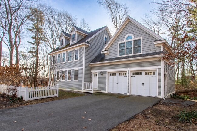 Building Photo - 156 N Shore Rd