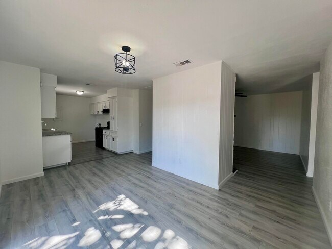 Building Photo - 8216 Elkridge Ave