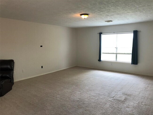 Building Photo - 5718 Silas Creek Ct