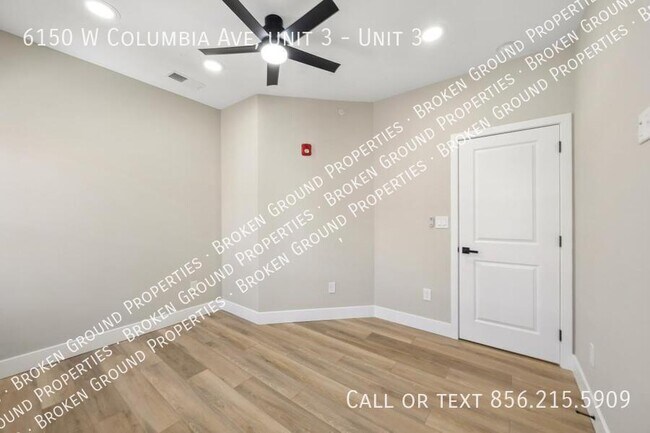 Building Photo - 6150 W Columbia Ave