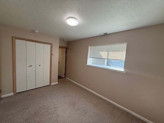 Building Photo - 5267 Center Rd