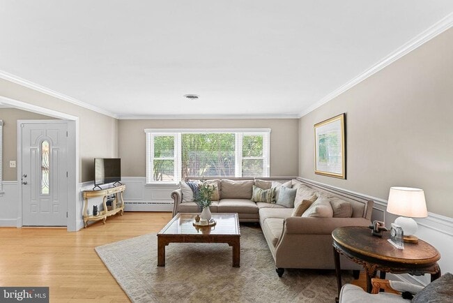 Building Photo - 521 S. Nursery Ave.