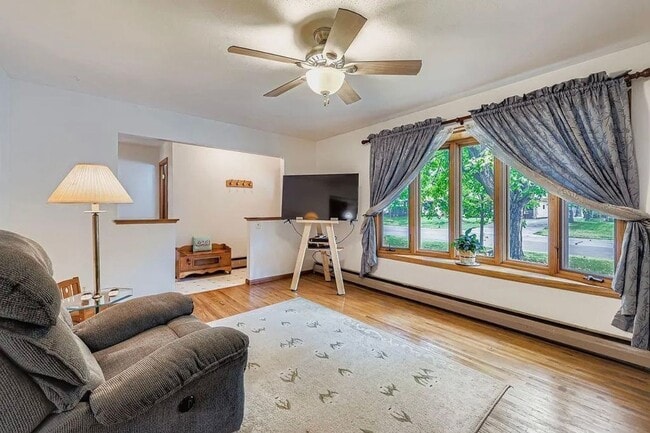 Building Photo - Rare, Must See Rambler in Cottage Grove