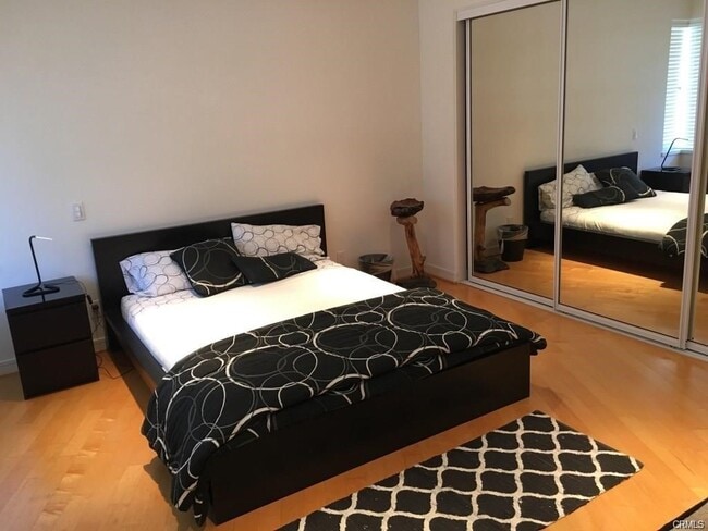 Building Photo - 1326 Skyline Dr