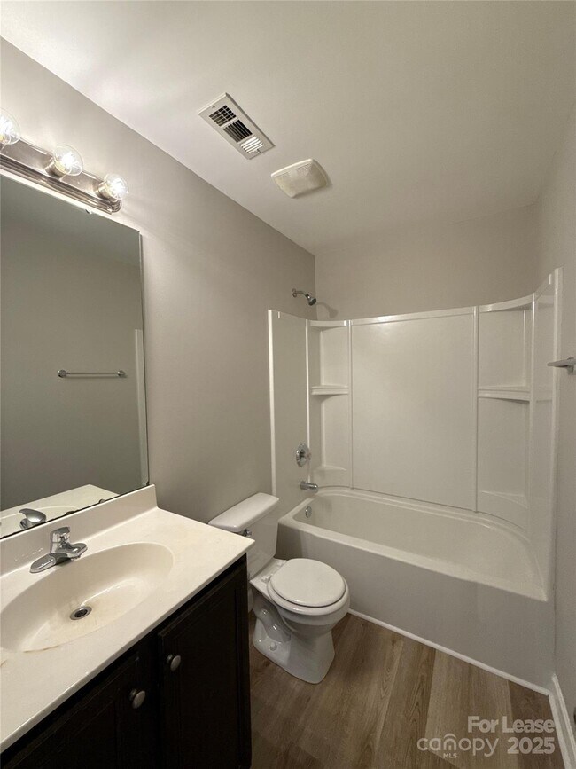 Building Photo - 4713 Brewer Dr