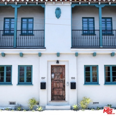 Primary Photo - 1317 Riviera Ave