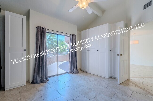 Building Photo - 5675 N Camino Esplendora