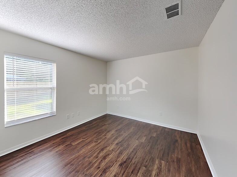 Building Photo - 2273 Heathwood Cir