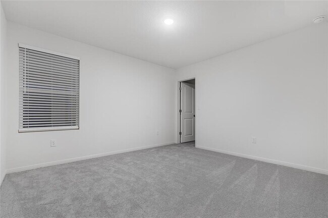 Building Photo - 337 Wedemeyer St