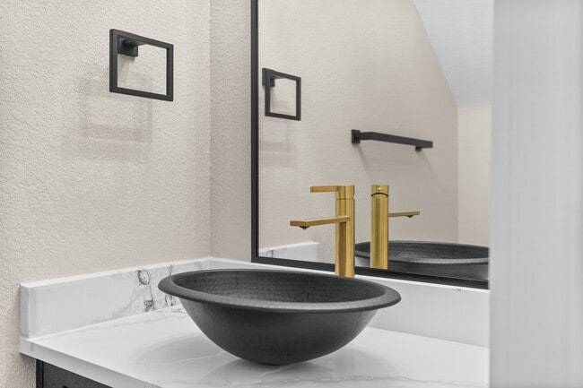 Building Photo - 4206 Kewanee St