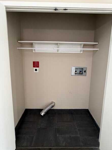 Washer / Drier connections - 700 12th Ave S