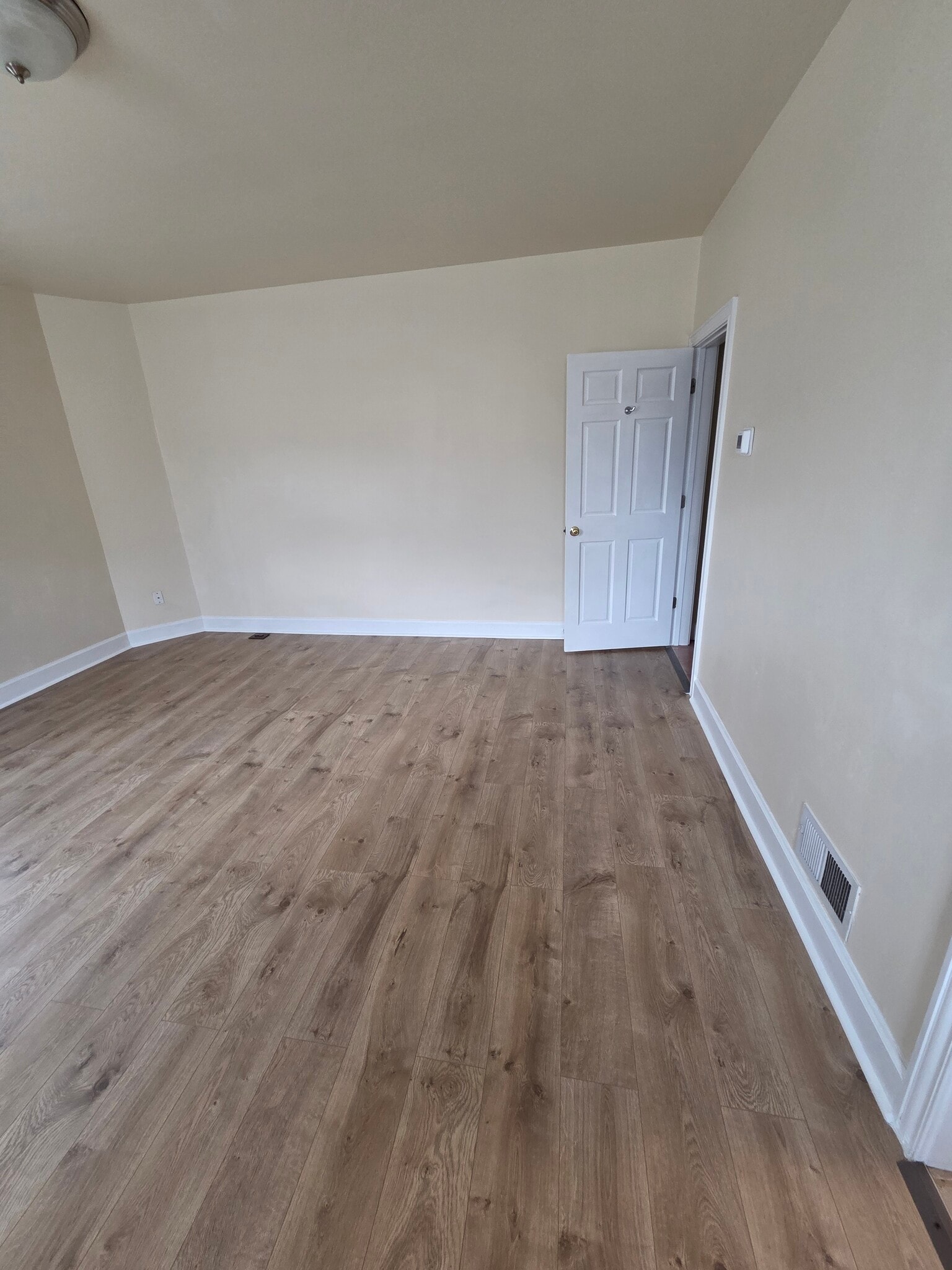 Building Photo - 712 Chambers Ave