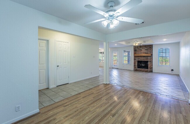 Building Photo - 3349 Eagle Point W Ave