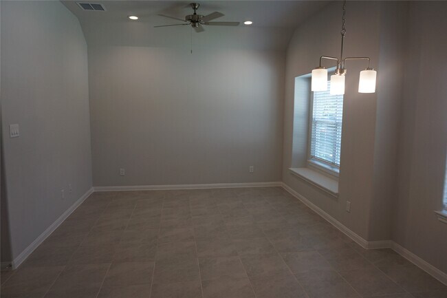 Building Photo - 11893 E Gate Dr