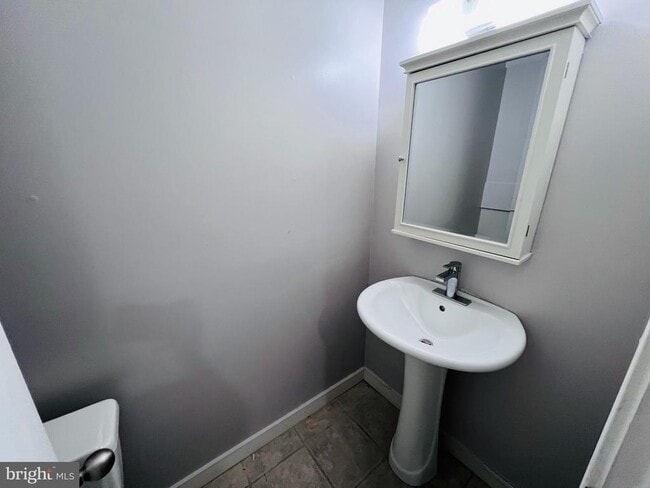 Building Photo - 305 Gundry Dr