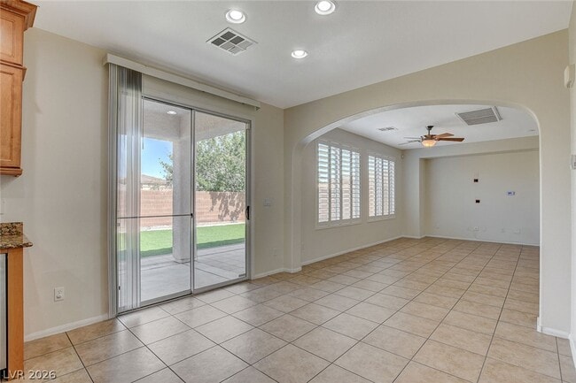 Building Photo - 9734 Maspalomas St