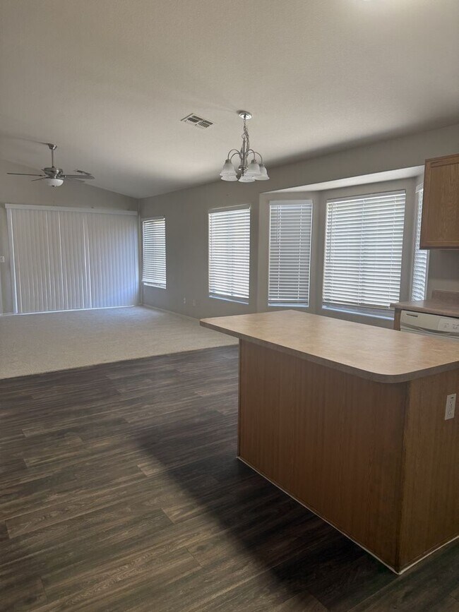 Building Photo - 4 Bedroom in San Tan Ranch, Gilbert!
