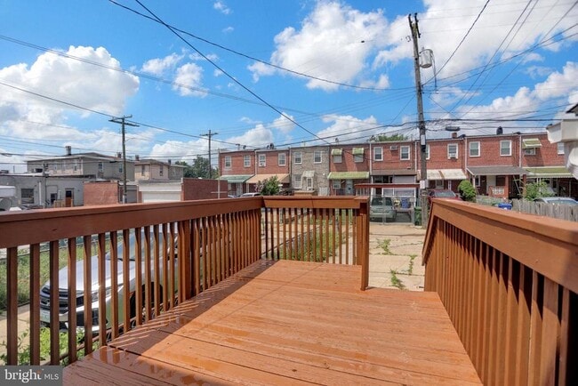 Building Photo - 434 Folcroft St