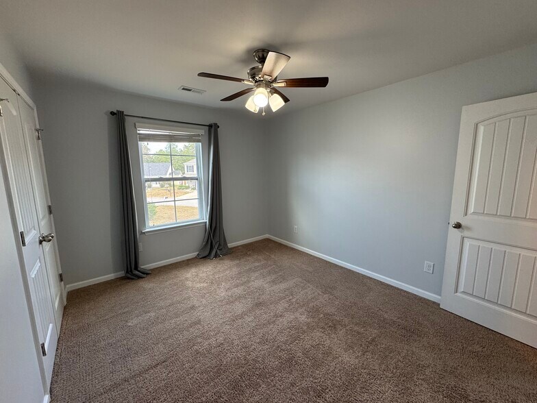 Building Photo - 440 Colony Lakes Dr