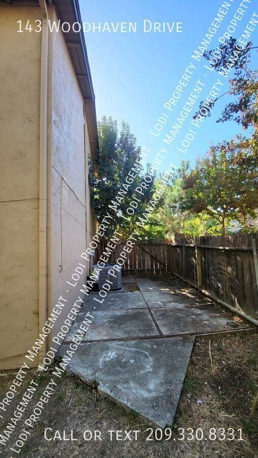 Building Photo - 143 Woodhaven Dr