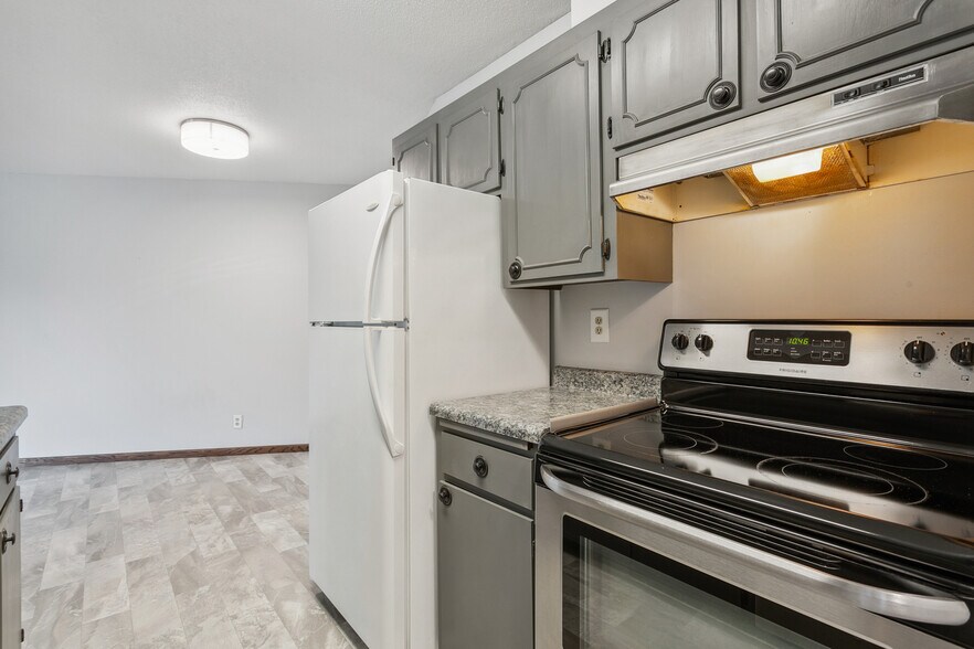 Kitchen - 3200 Virginia Ave S