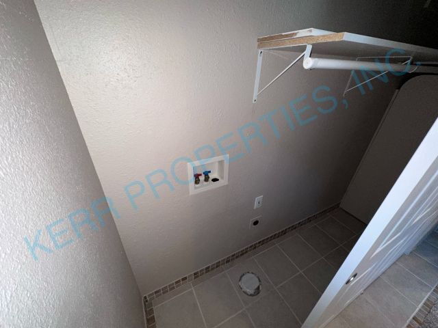 Building Photo - Charming 2-Bedroom Condo Oasis in Gresham – Cozy 780 Sq. Ft. Retreat!