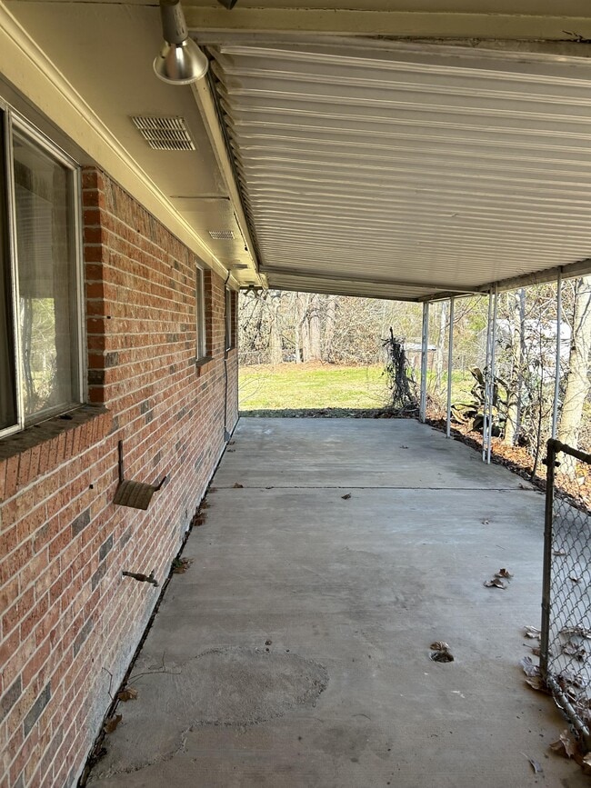 Building Photo - 207 Belview Rd