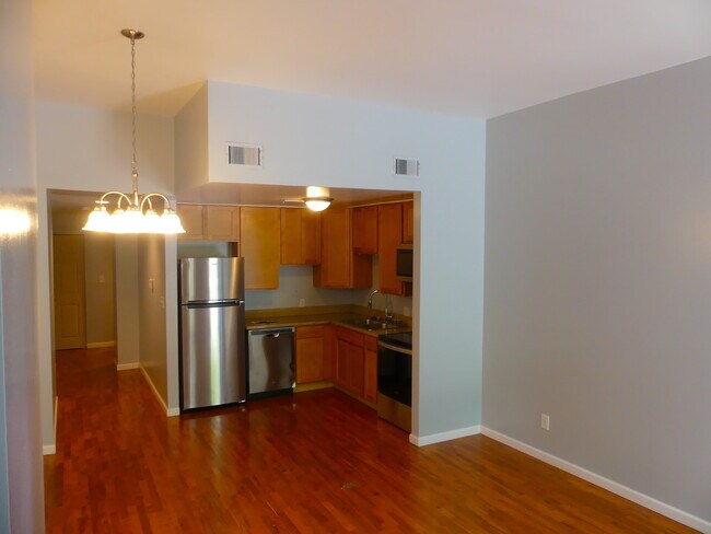 Building Photo - 1420 Menard St