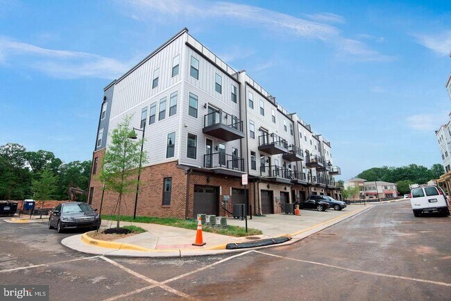 Building Photo - 1626 Bandit Loop