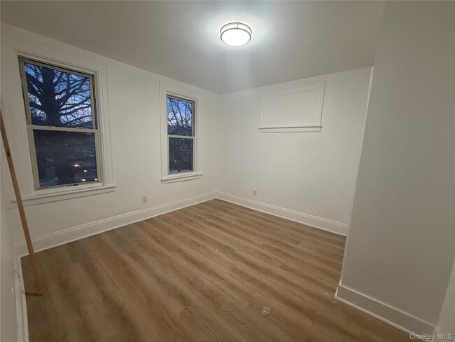 Building Photo - 71-50 73rd Pl