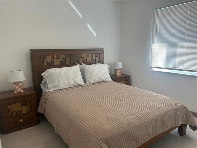 Building Photo - 217 SW 15th St