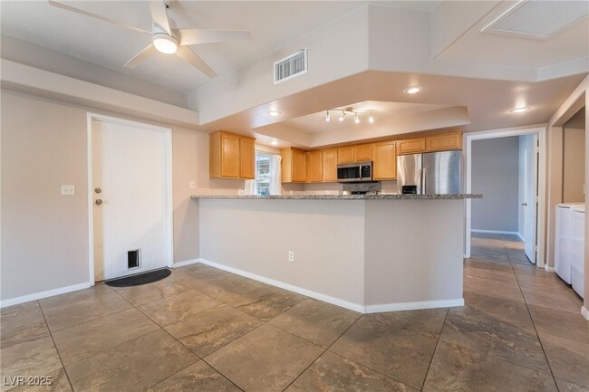 Building Photo - 3600 Pierida St