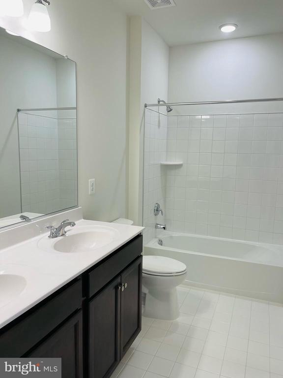 Building Photo - 106 Choke Cherry Ct