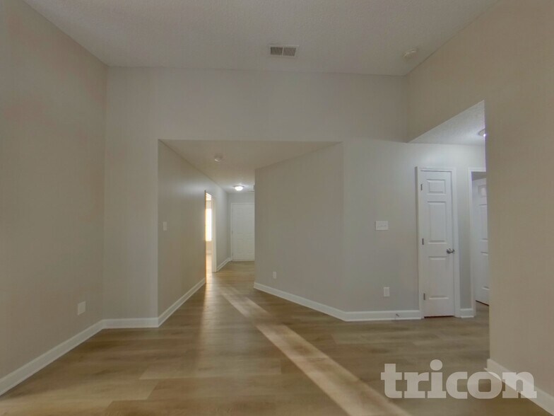 Building Photo - 2918 Brekonridge Centre Dr