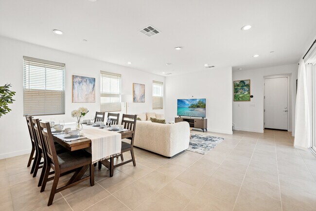 Building Photo - Turnkey Furnished 4BR Home in Palm Desert ...