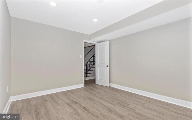 Building Photo - 5810 Rehling St