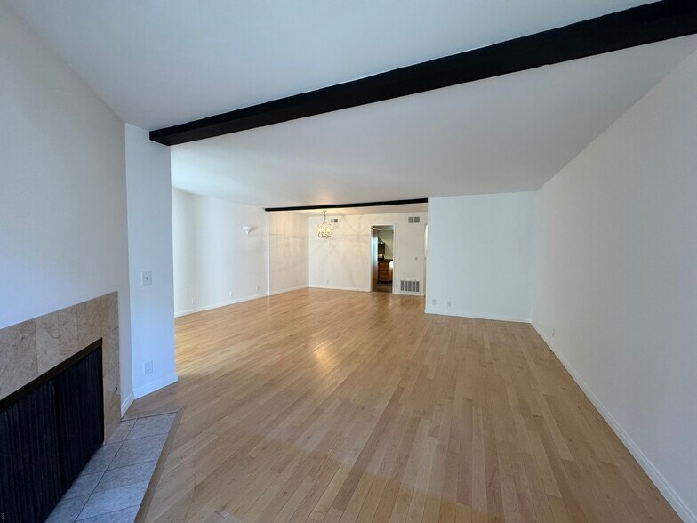 Living Room - 1909 Pelham Ave