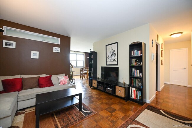 Building Photo - 61-20 Grand Central Pkwy