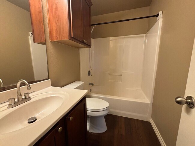 Building Photo - Charming 3BR House in Corpus Christi