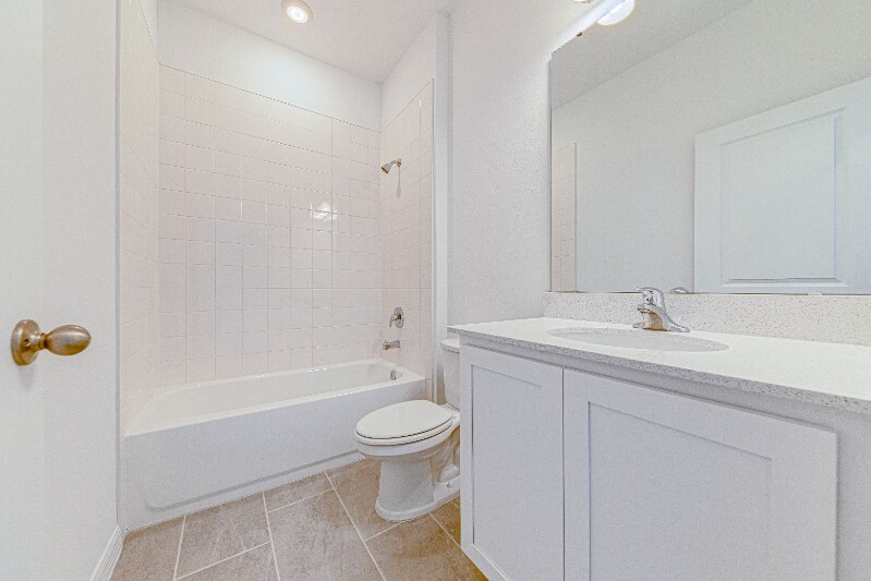 Building Photo - 2354 Lancashire St