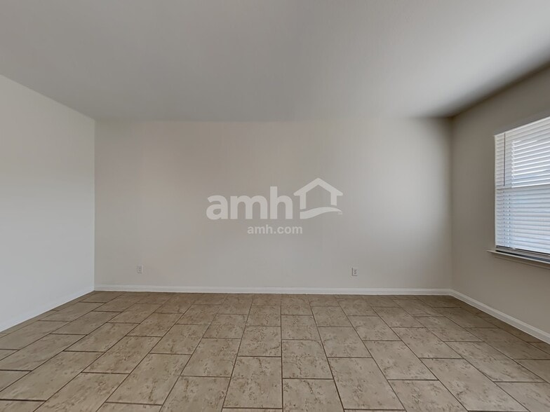 Building Photo - 7913 Oxbow Way