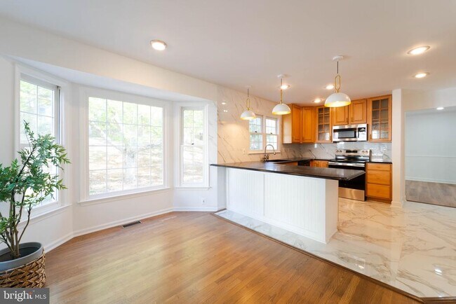 Building Photo - 3244 Titanic Dr